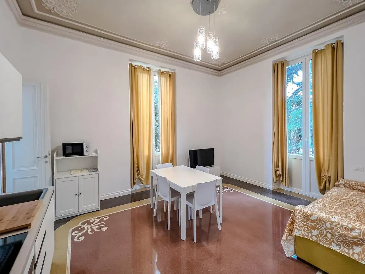 Appartamenti in Villa del '900  Varazze