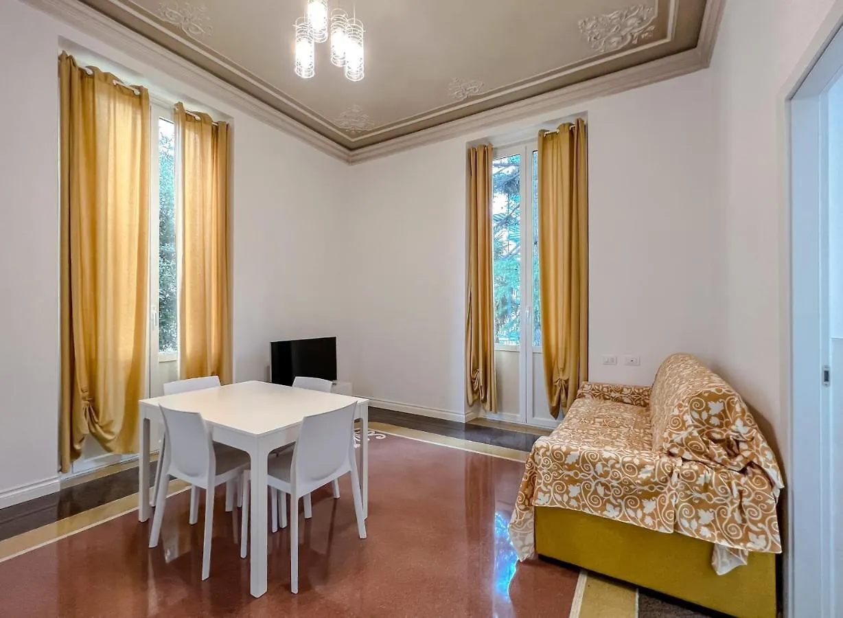 Appartamenti in Villa del '900  Varazze