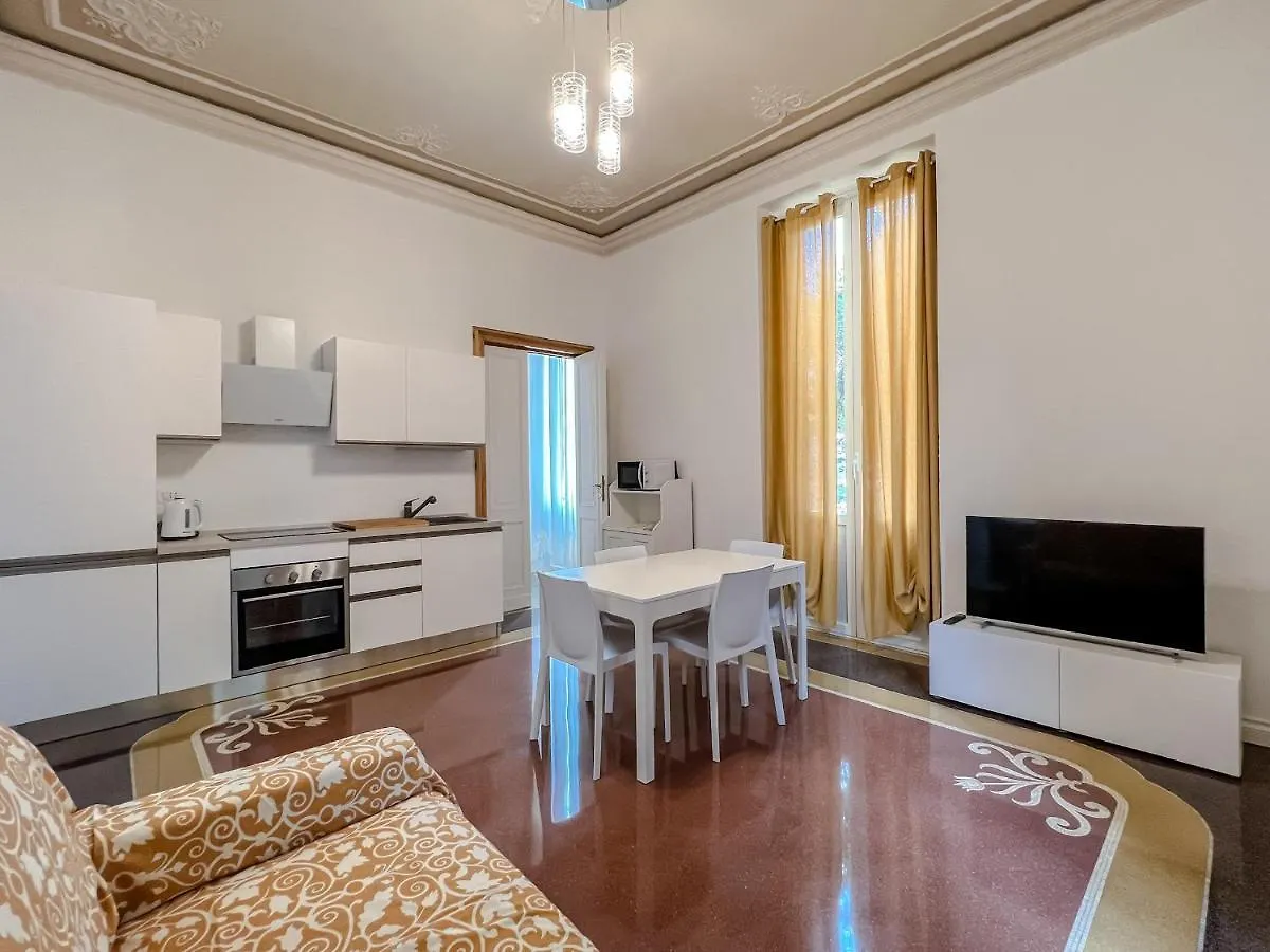 Appartamenti in Villa del '900  Varazze