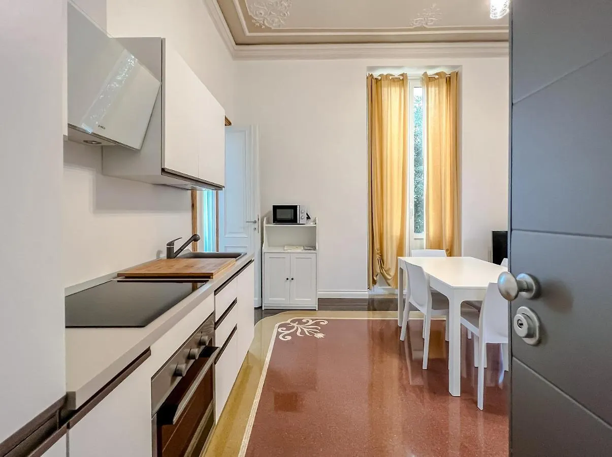 Appartamenti in Villa del '900  Varazze