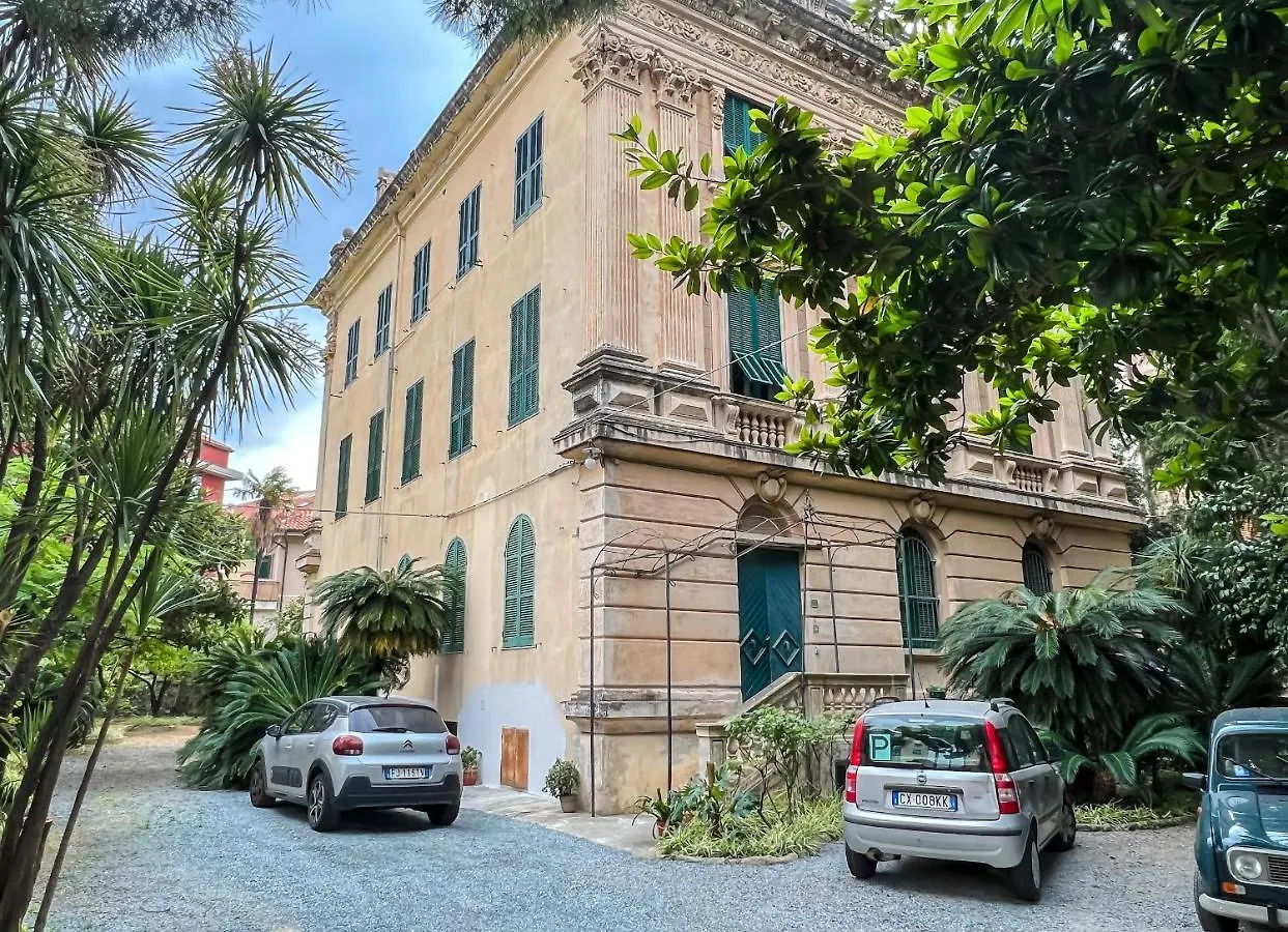 Appartamenti in Villa del '900  Varazze