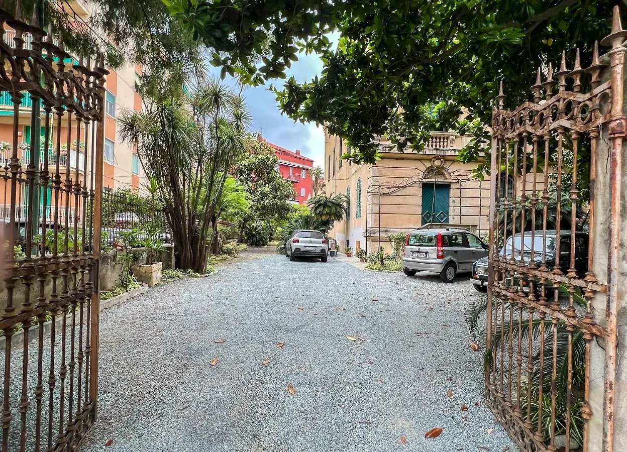 Appartamenti in Villa del '900  Varazze